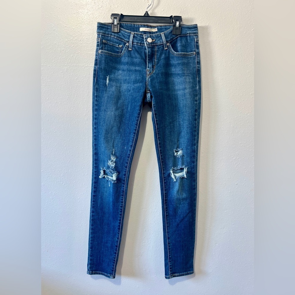 Levi's Distressed 711 Skinny Jean - Size 26 (measures 28") - Picture 5 of 11